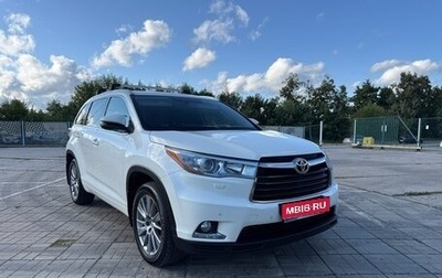 Toyota Highlander III, 2014 год, 2 385 000 рублей, 1 фотография