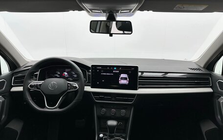 Volkswagen Tiguan II, 2022 год, 2 476 000 рублей, 7 фотография
