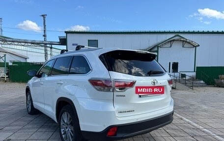 Toyota Highlander III, 2014 год, 2 385 000 рублей, 4 фотография