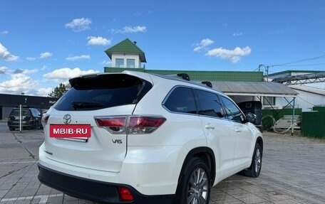 Toyota Highlander III, 2014 год, 2 385 000 рублей, 3 фотография