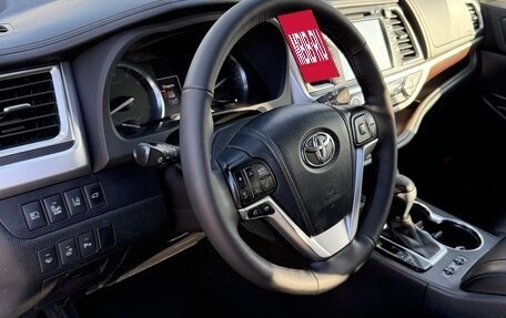 Toyota Highlander III, 2014 год, 2 385 000 рублей, 20 фотография