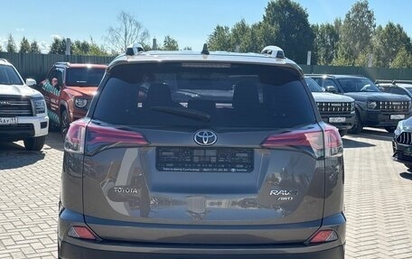 Toyota RAV4, 2019 год, 2 900 000 рублей, 6 фотография
