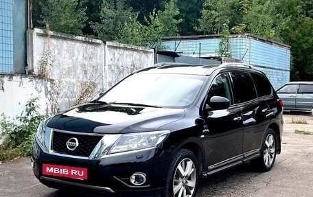 Nissan Pathfinder, 2015 год, 1 630 000 рублей, 3 фотография