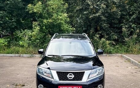 Nissan Pathfinder, 2015 год, 1 630 000 рублей, 2 фотография