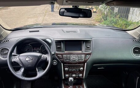 Nissan Pathfinder, 2015 год, 1 630 000 рублей, 10 фотография
