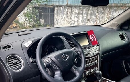 Nissan Pathfinder, 2015 год, 1 630 000 рублей, 9 фотография