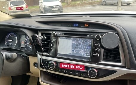 Toyota Highlander III, 2014 год, 2 350 000 рублей, 1 фотография
