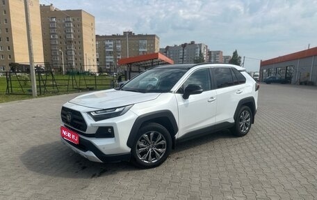 Toyota RAV4, 2024 год, 4 050 000 рублей, 1 фотография