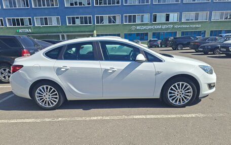 Opel Astra J, 2014 год, 1 350 000 рублей, 5 фотография