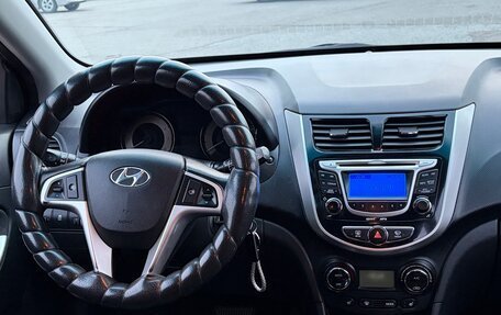 Hyundai Solaris II рестайлинг, 2012 год, 900 000 рублей, 8 фотография