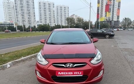 Hyundai Solaris II рестайлинг, 2012 год, 900 000 рублей, 3 фотография