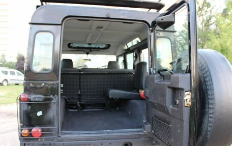 Land Rover Defender I, 2004 год, 2 950 000 рублей, 17 фотография