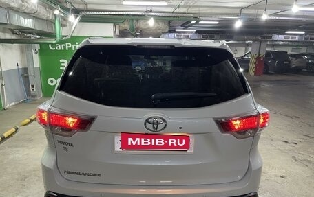 Toyota Highlander III, 2014 год, 2 350 000 рублей, 4 фотография