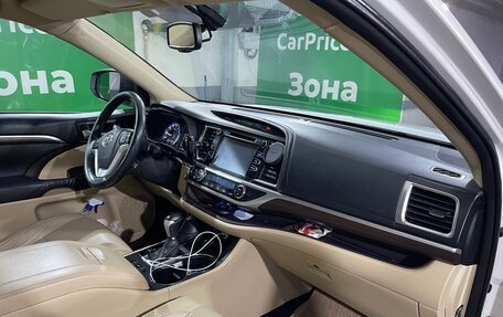 Toyota Highlander III, 2014 год, 2 350 000 рублей, 18 фотография