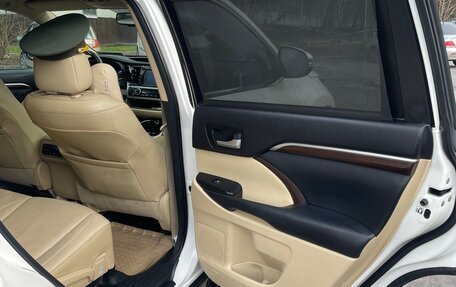 Toyota Highlander III, 2014 год, 2 350 000 рублей, 27 фотография