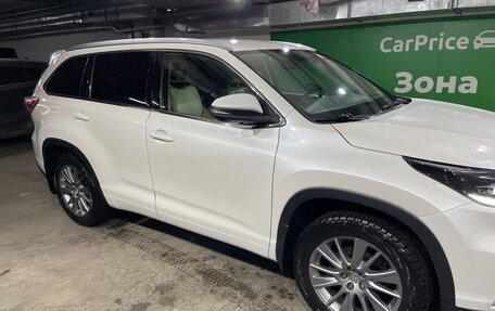 Toyota Highlander III, 2014 год, 2 350 000 рублей, 24 фотография