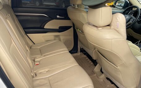 Toyota Highlander III, 2014 год, 2 350 000 рублей, 29 фотография