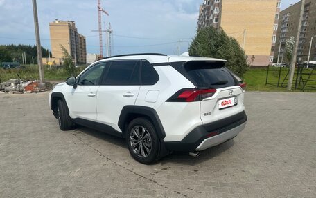 Toyota RAV4, 2024 год, 4 050 000 рублей, 2 фотография