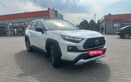 Toyota RAV4, 2024 год, 4 050 000 рублей, 4 фотография
