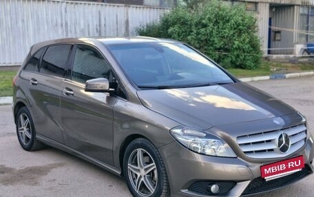Mercedes-Benz B-Класс, 2013 год, 930 000 рублей, 2 фотография