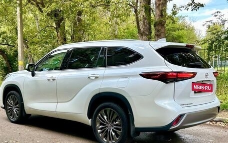 Toyota Highlander, 2025 год, 4 990 000 рублей, 5 фотография