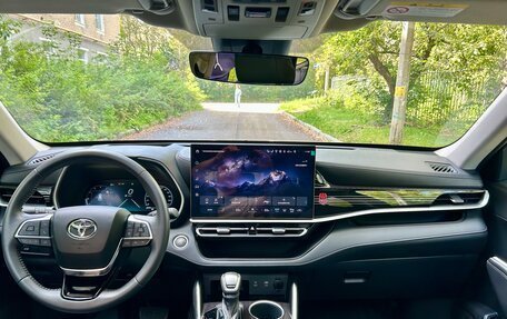 Toyota Highlander, 2025 год, 4 990 000 рублей, 19 фотография