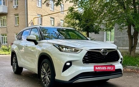 Toyota Highlander, 2025 год, 4 990 000 рублей, 13 фотография