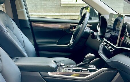 Toyota Highlander, 2025 год, 4 990 000 рублей, 24 фотография