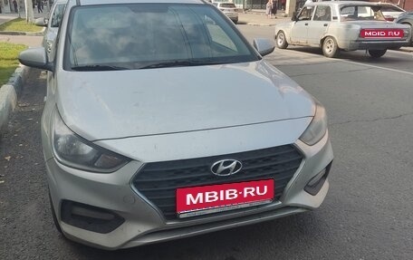 Hyundai Solaris II рестайлинг, 2019 год, 1 100 000 рублей, 1 фотография