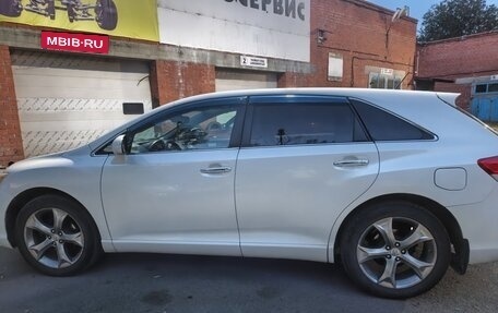 Toyota Venza I, 2010 год, 1 600 000 рублей, 2 фотография