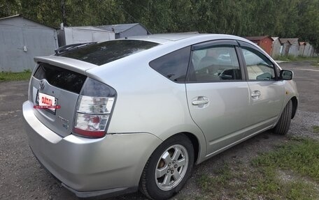 Toyota Prius, 2004 год, 560 000 рублей, 4 фотография