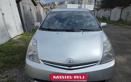 Toyota Prius, 2004 год, 560 000 рублей, 3 фотография
