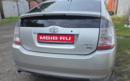 Toyota Prius, 2004 год, 560 000 рублей, 2 фотография