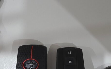 Toyota Prius, 2004 год, 560 000 рублей, 18 фотография