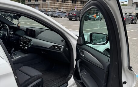 BMW 5 серия, 2018 год, 3 850 000 рублей, 16 фотография