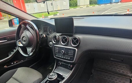 Mercedes-Benz GLA, 2018 год, 1 700 000 рублей, 10 фотография