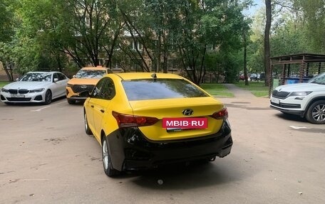 Hyundai Solaris II рестайлинг, 2017 год, 1 000 000 рублей, 7 фотография