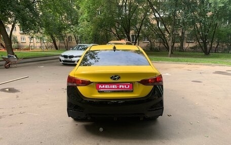 Hyundai Solaris II рестайлинг, 2017 год, 1 000 000 рублей, 8 фотография