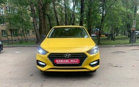 Hyundai Solaris II рестайлинг, 2017 год, 1 000 000 рублей, 2 фотография