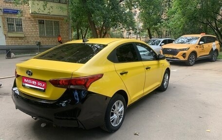 Hyundai Solaris II рестайлинг, 2017 год, 1 000 000 рублей, 9 фотография