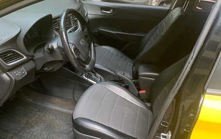 Hyundai Solaris II рестайлинг, 2017 год, 1 000 000 рублей, 13 фотография