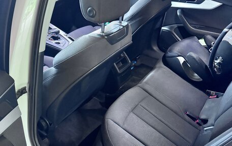 Audi A4, 2016 год, 2 500 000 рублей, 7 фотография
