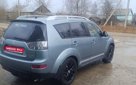 Mitsubishi Outlander III рестайлинг 3, 2008 год, 1 080 000 рублей, 2 фотография