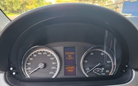 Mercedes-Benz Viano, 2011 год, 2 200 000 рублей, 19 фотография