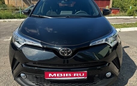 Toyota C-HR I рестайлинг, 2018 год, 1 620 000 рублей, 1 фотография