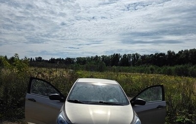 Hyundai Solaris II рестайлинг, 2013 год, 750 000 рублей, 1 фотография