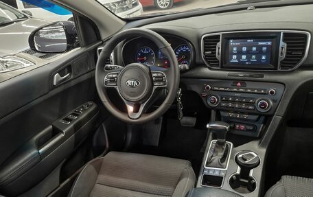 KIA Sportage IV рестайлинг, 2017 год, 1 799 000 рублей, 10 фотография