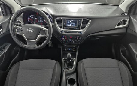 Hyundai Solaris II рестайлинг, 2019 год, 1 219 000 рублей, 9 фотография
