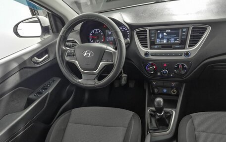 Hyundai Solaris II рестайлинг, 2019 год, 1 219 000 рублей, 10 фотография