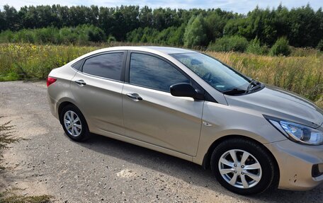 Hyundai Solaris II рестайлинг, 2013 год, 750 000 рублей, 2 фотография